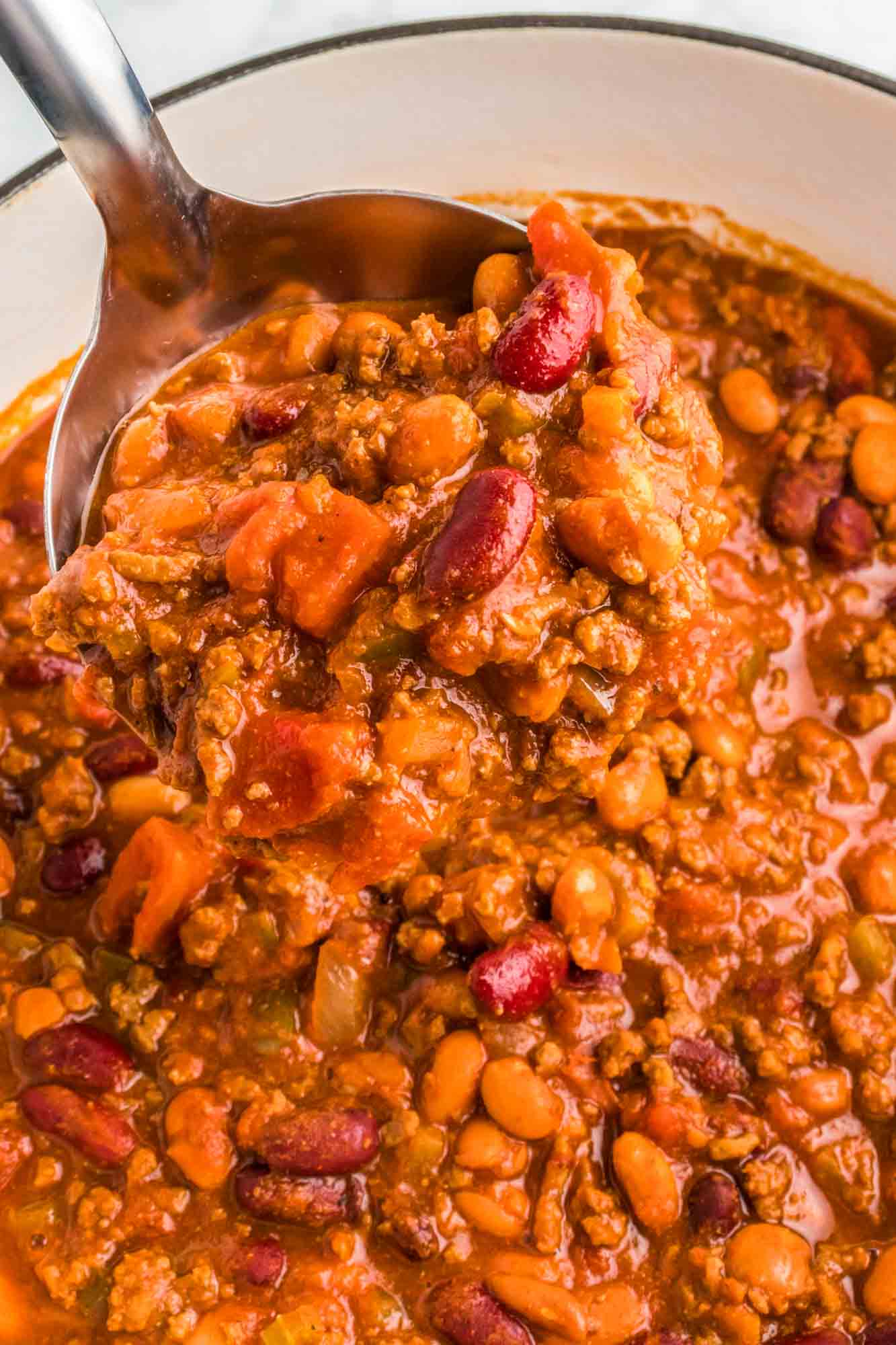 Wendy's chili being served with a ladle